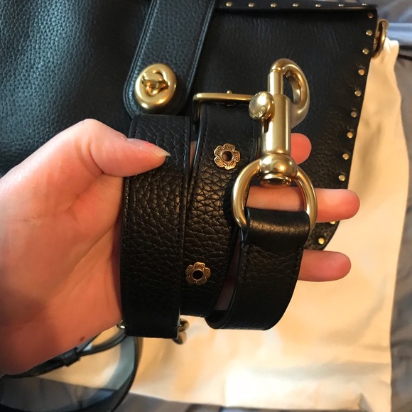 Coach page 27 - Picture 5 of 8